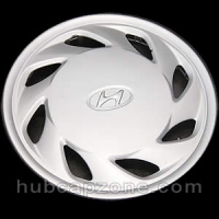 1992-1994 Hyundai Sonata hubcap 14"