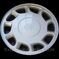 1995-1996 Nissan Maxima hubcap 15"