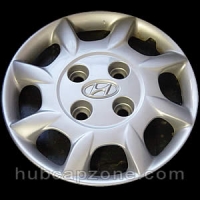 1997-2000 Hyundai Elantra hubcap 14"