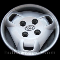 1999-2000 Hyundai Elantra hubcap 14"