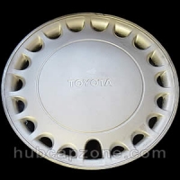 1988-1989 Toyota Corolla hubcap 13"