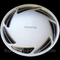1991-1992 Toyota Corolla hubcap 13"
