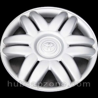 2000-2001 Toyota Camry hubcap 15" #42621-AA070