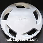 Nissan Axxess hubcap